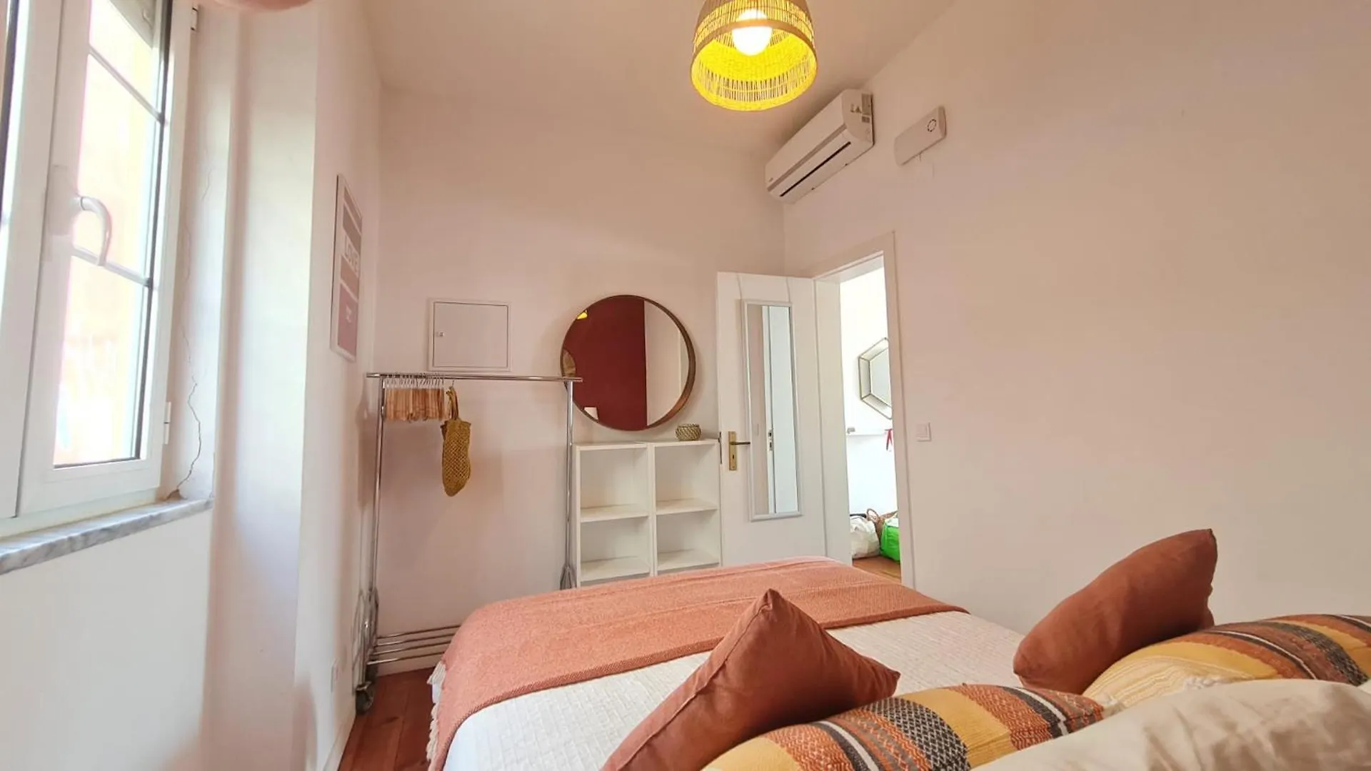 Apartment Happy Stay Lisbon - Suite With A View, Private Terrace & Ac